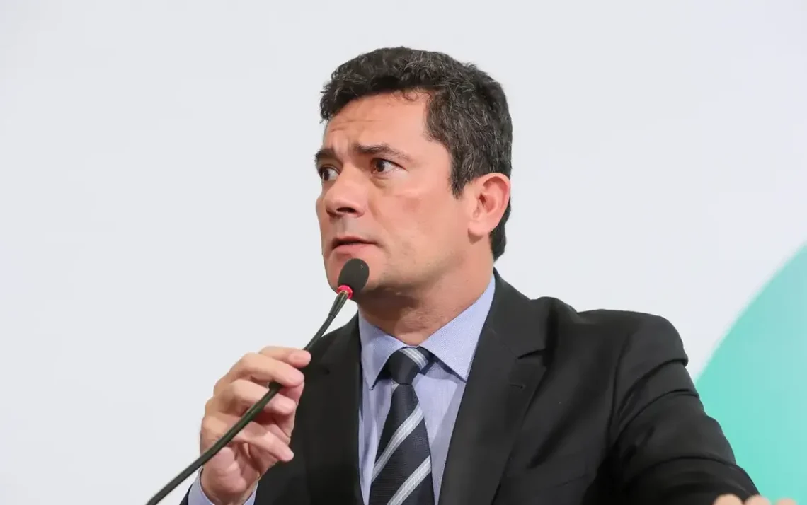 senador, ex-juiz, candidato