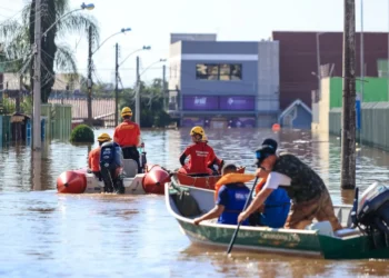 emergência, desastre, crise;