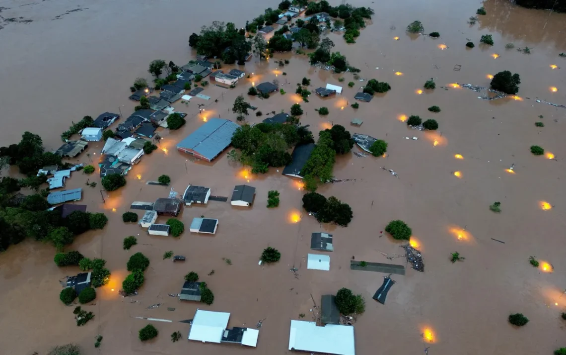 precipitação, pluviômetro, ceu, chuvoso;