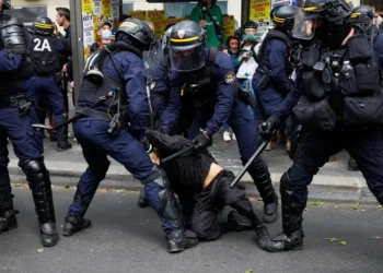 manifestações, demonstrações, protestos;