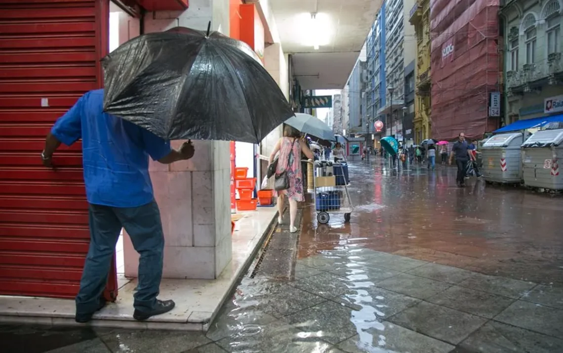 enchentes, inundações, emergência, resposta, evacuação, quadra, área, local, centro;