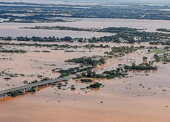 catástrofes climáticas, calamidades;