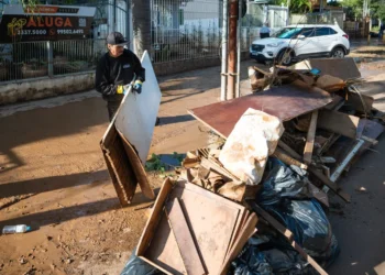 remoção de lixo, esgoto, entulho.