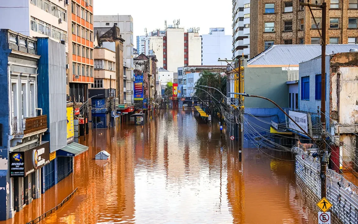 inundações, alagamentos, cheias;