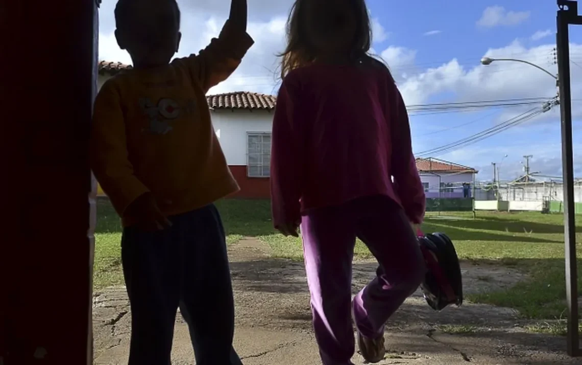 Leis de proteção, Leis para crianças, Cultura de violência Leis;