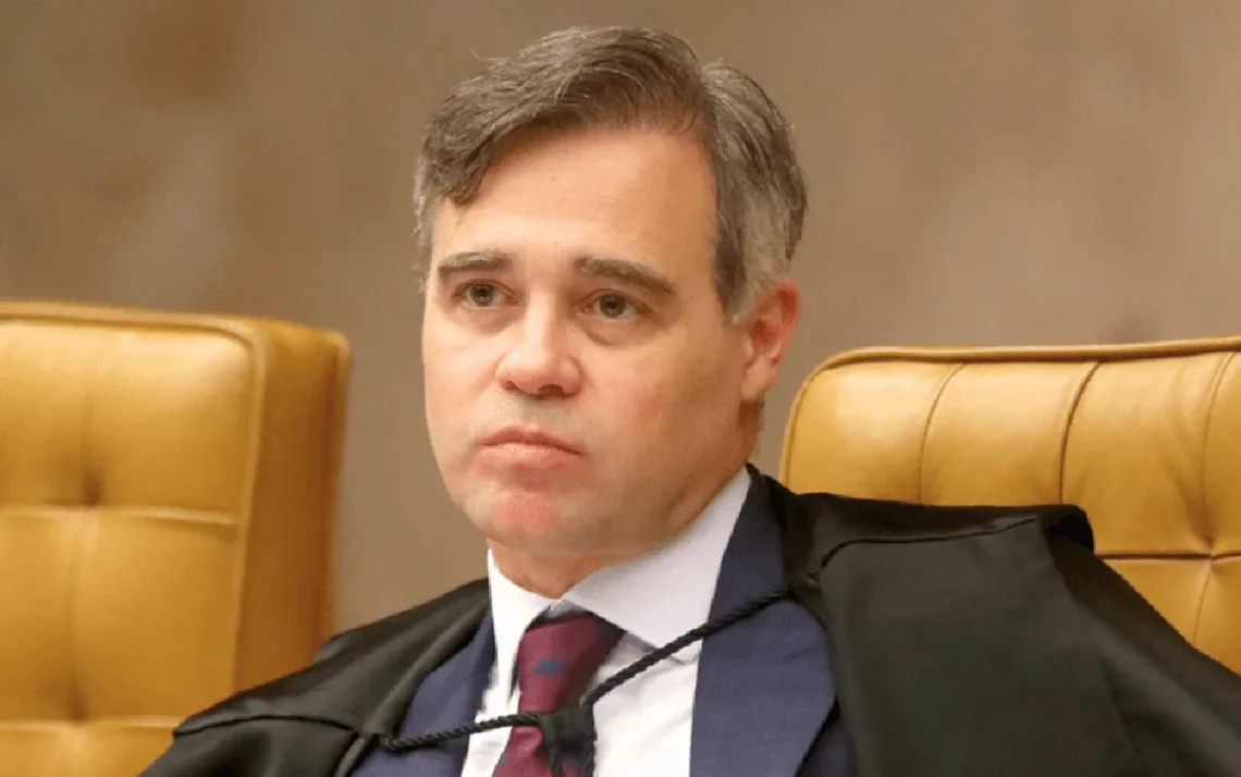 contratação, de advogado, sem concorrência, contratação, de advogado, sem processo, de licitação;