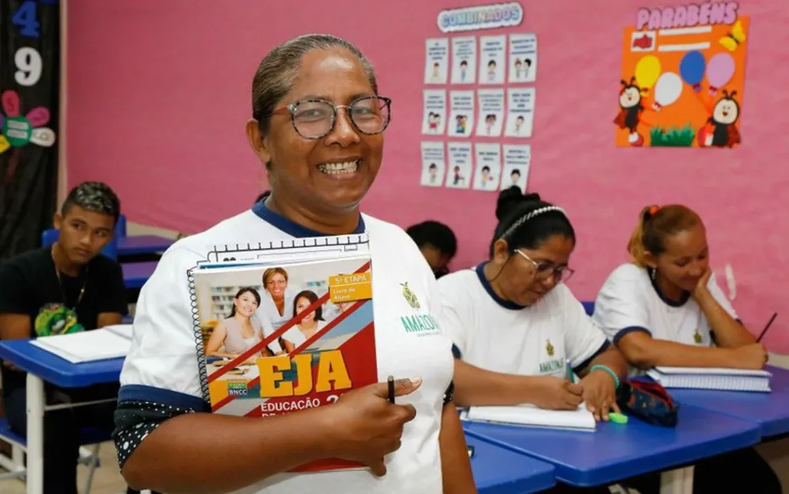 Acordo, Nacional pela-Ampliação, Superação-do, Analfabetismo e, Qualificação-da, Educação-de, Jovens-e, Adultos;