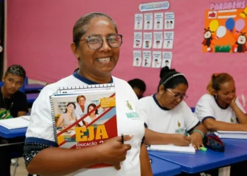 Acordo, Nacional pela-Ampliação, Superação-do, Analfabetismo e, Qualificação-da, Educação-de, Jovens-e, Adultos;