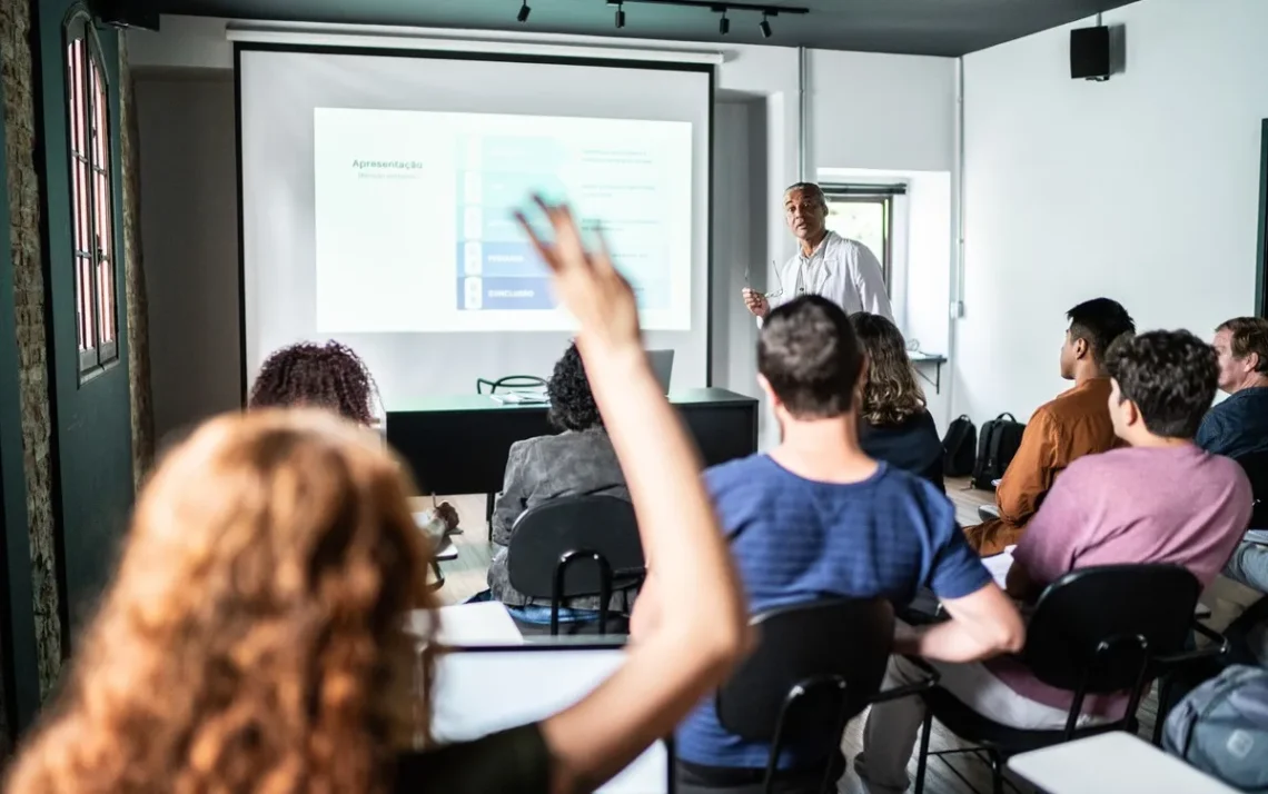 instituições de ensino, negócios educacionais, companhias, setor educacional;