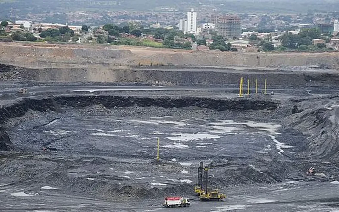 Minerais essenciais, Recursos críticos, Elementos críticos;