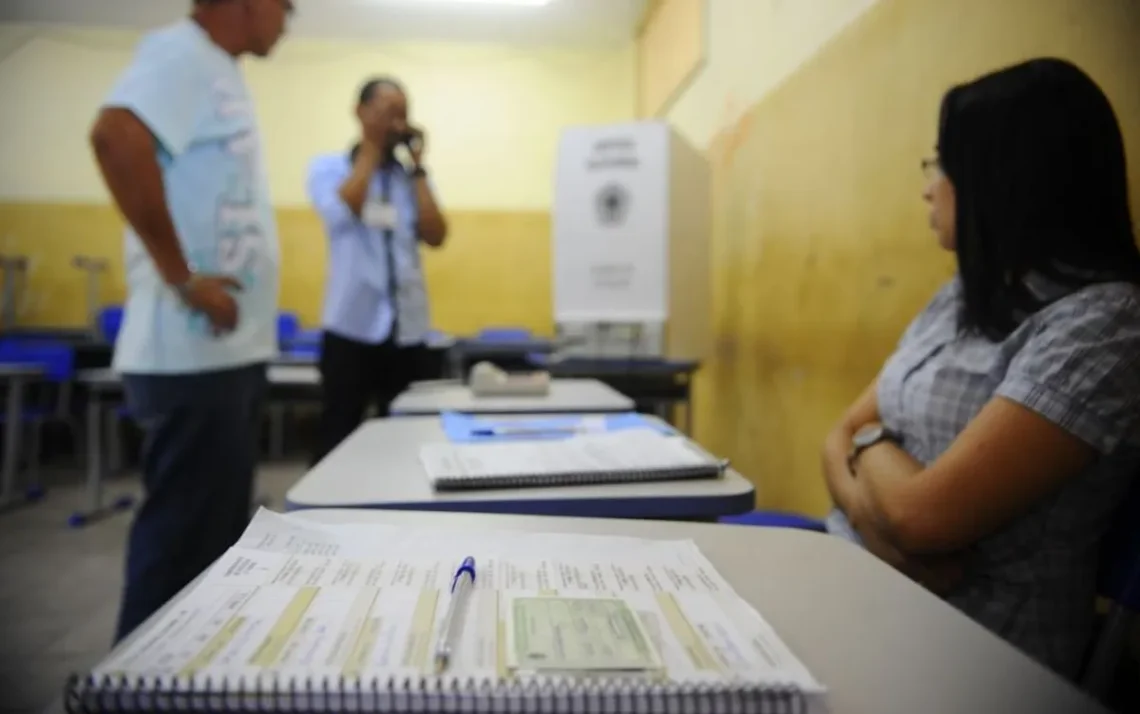 cidadãos, responsáveis pela convocação, aqueles que ocuparão ou ocuparam o cargo, eleitores, no dia das eleições;