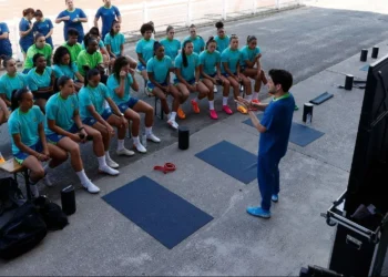 Seleção, Brasileira feminina, comandadas, de Arthur, Elias;