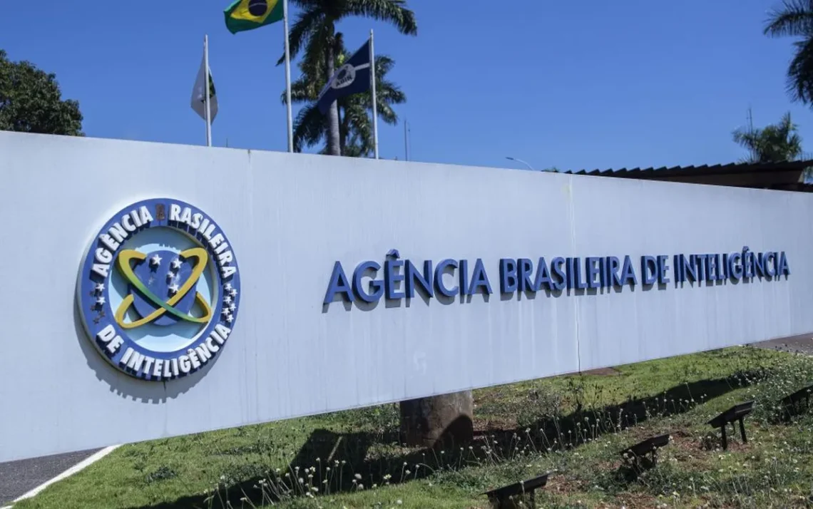 administração, regime, gerência;