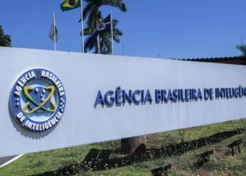 administração, regime, gerência;