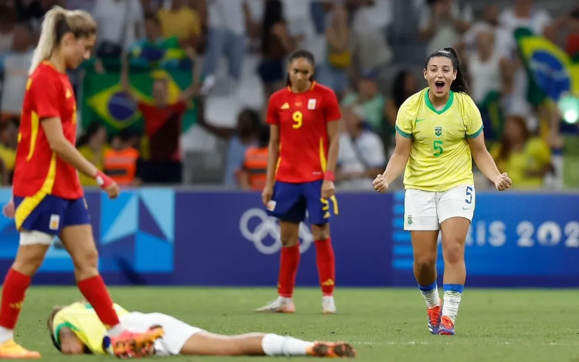 futebol, futebol feminino, jogo;