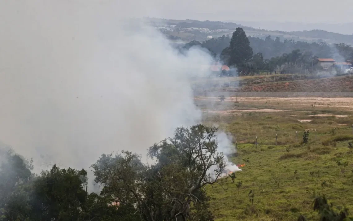 crimes de incêndio, atear, fogo intencional