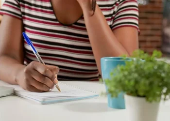 estudante, cotista, beneficiária do, sistema de, cotas;