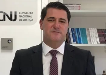 perseguição judicial, intimidação, abuso de direito;